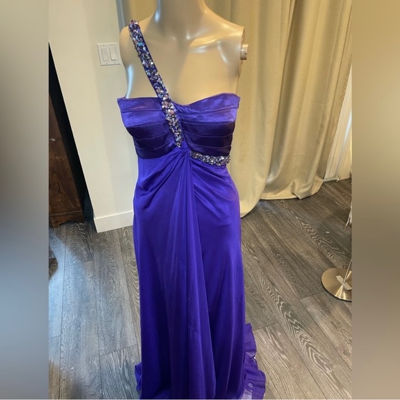 La Femme purple gown, size 2. See measurements dress size medium - Picture 1 of 13